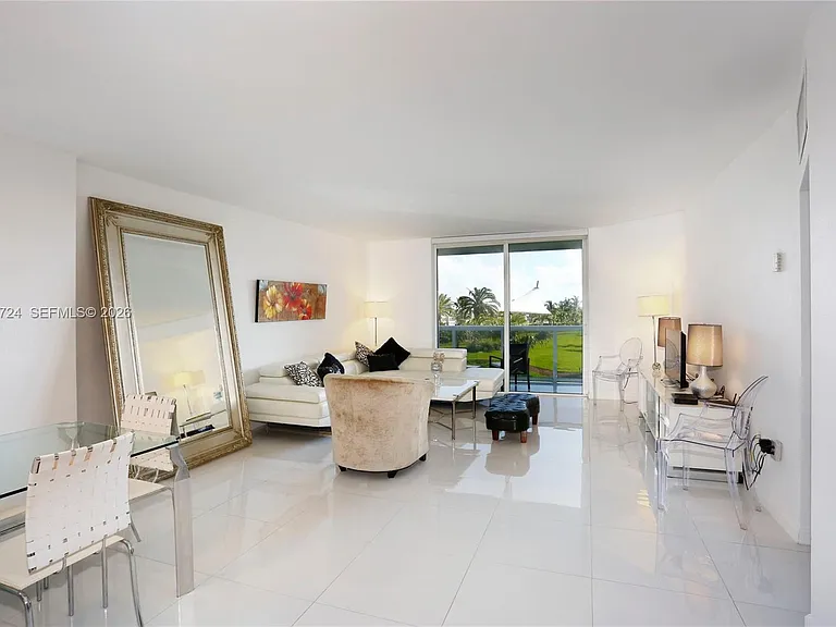 10275 Collins Ave #335 — Photo 3