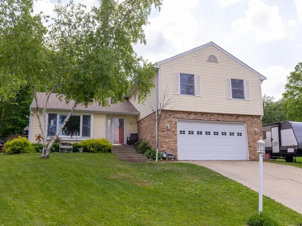 2217 Regent Ln SW, Rochester, MN 55902