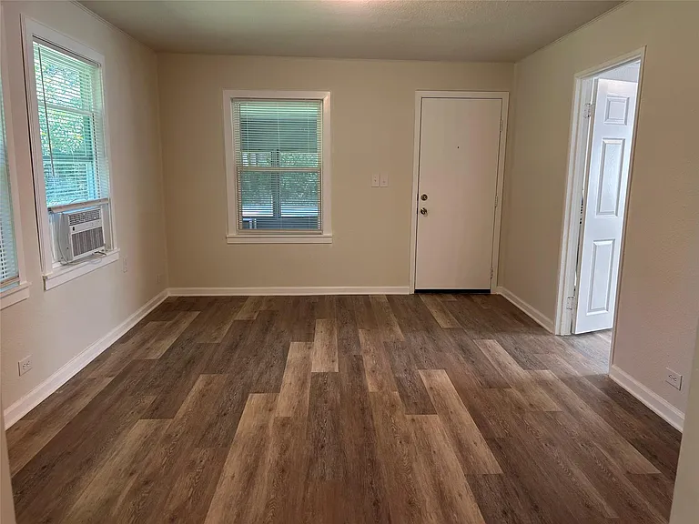 616 E Boothe St — Photo 20