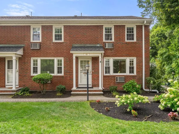 60 Lake St APT E, Winchester, MA 01890