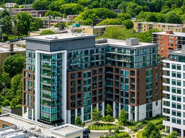 25 Neighbourhood Ln #205, Toronto, ON M8Y 0C4