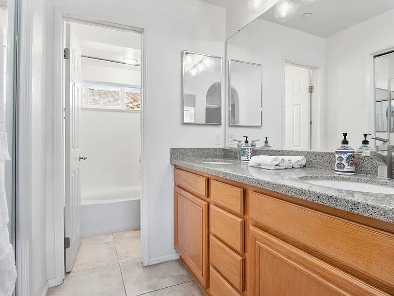 2807 Escala Cir — Photo 6