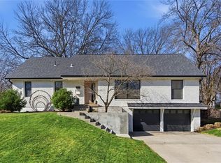 9516 Linden St, Overland Park, KS 66207