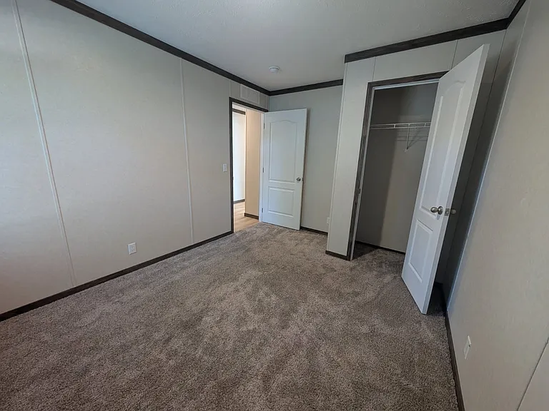 Avon Lakes Estates — Photo 12