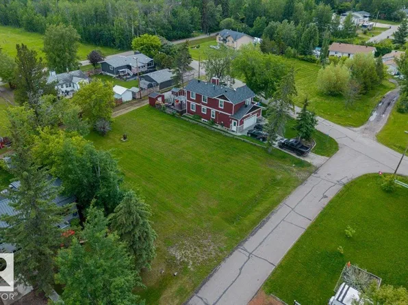 4707 43rd St, Alberta Beach, AB T0E 0A0
