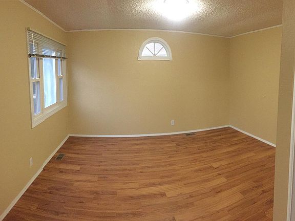 2nd image of 24 Wyndham Dr