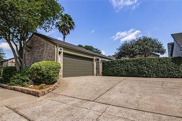 7822 Rollingbrook Dr, Houston, TX 77071 | Zillow