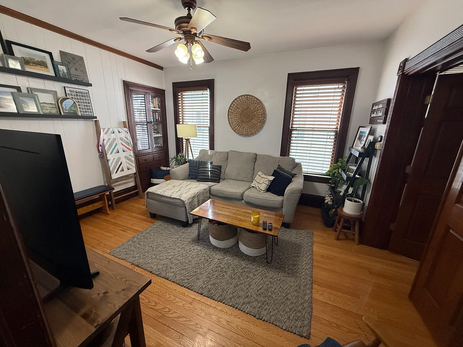 2 bed, 1200 sqft, $2,300 — Photo 3