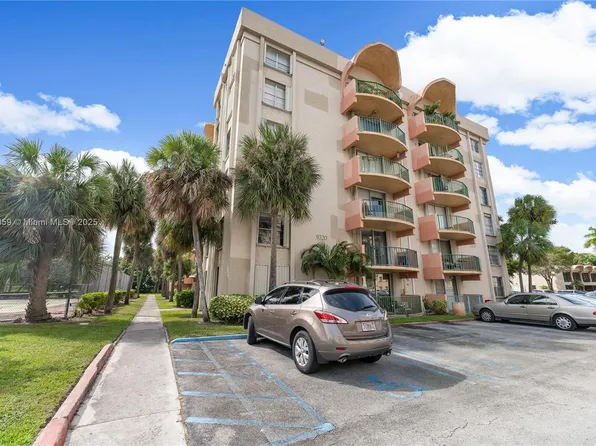 9320 Fontainebleau Blvd APT 215, Miami, FL 33172