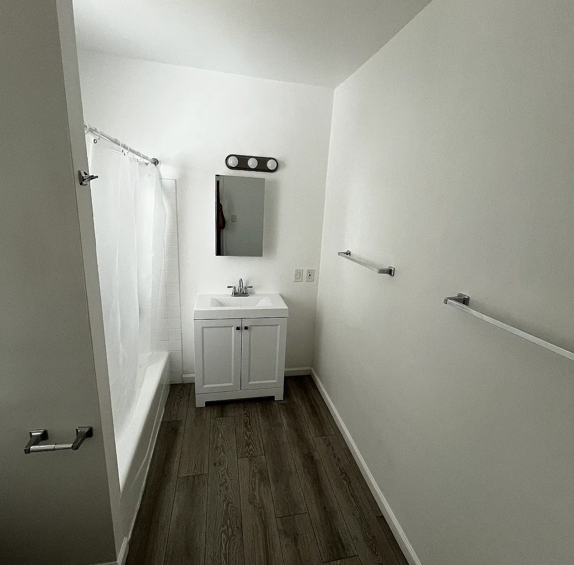 1 bed, $1,300 — Photo 4