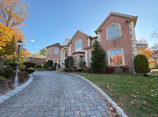 22 Reiner Pl, Englewood Cliffs, NJ 07632