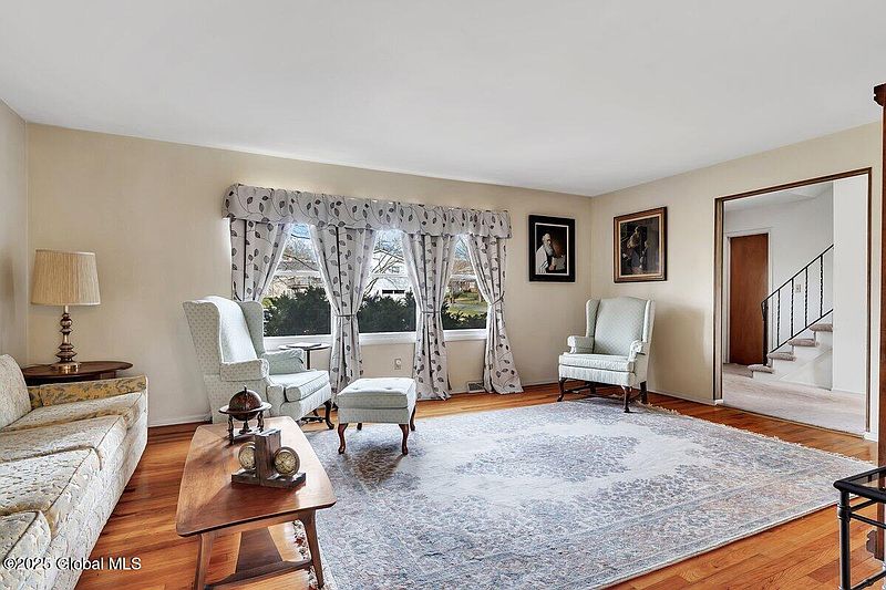 4th image of 154 Stonington Hill Road