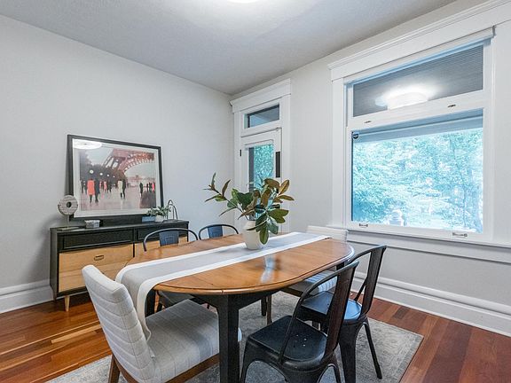 4th image of 323 W Hubbard Ave