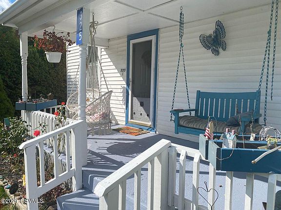 3rd image of 325 E 3RD Street