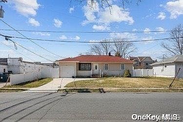 1st image of 916 N Clinton Avenue