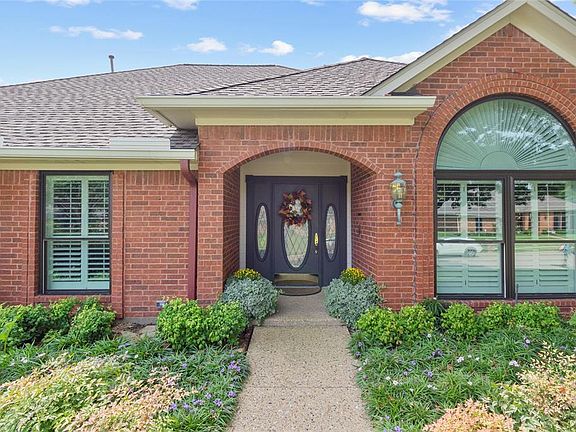 3rd image of 1416 Tawakoni Ln