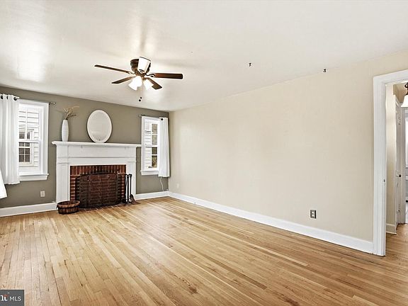 2nd image of 30 Upper Ferry Rd