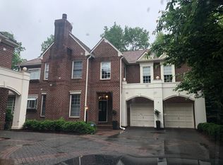 9202 Town Gate Ln, Bethesda, MD 20817