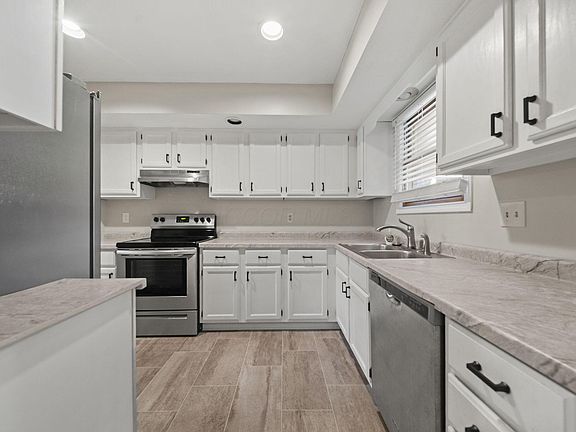 4th image of 1253 Spring Brook Ct
