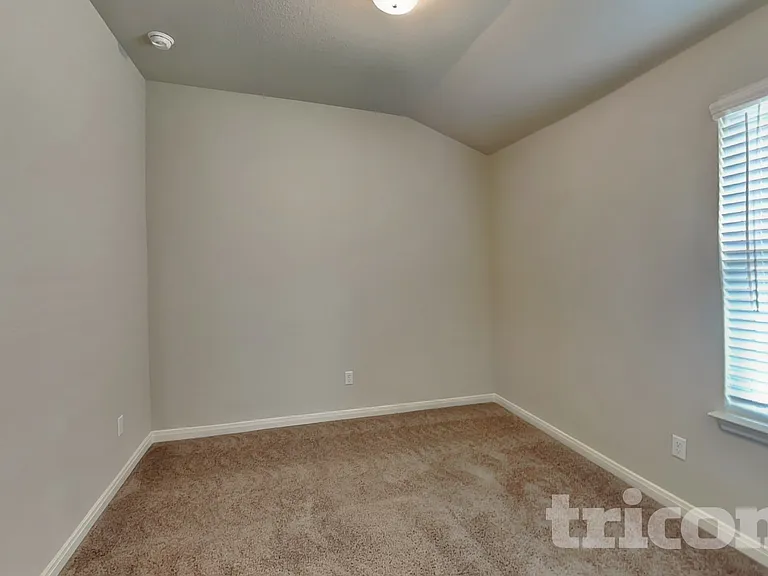 5811 Zoey Way — Photo 9