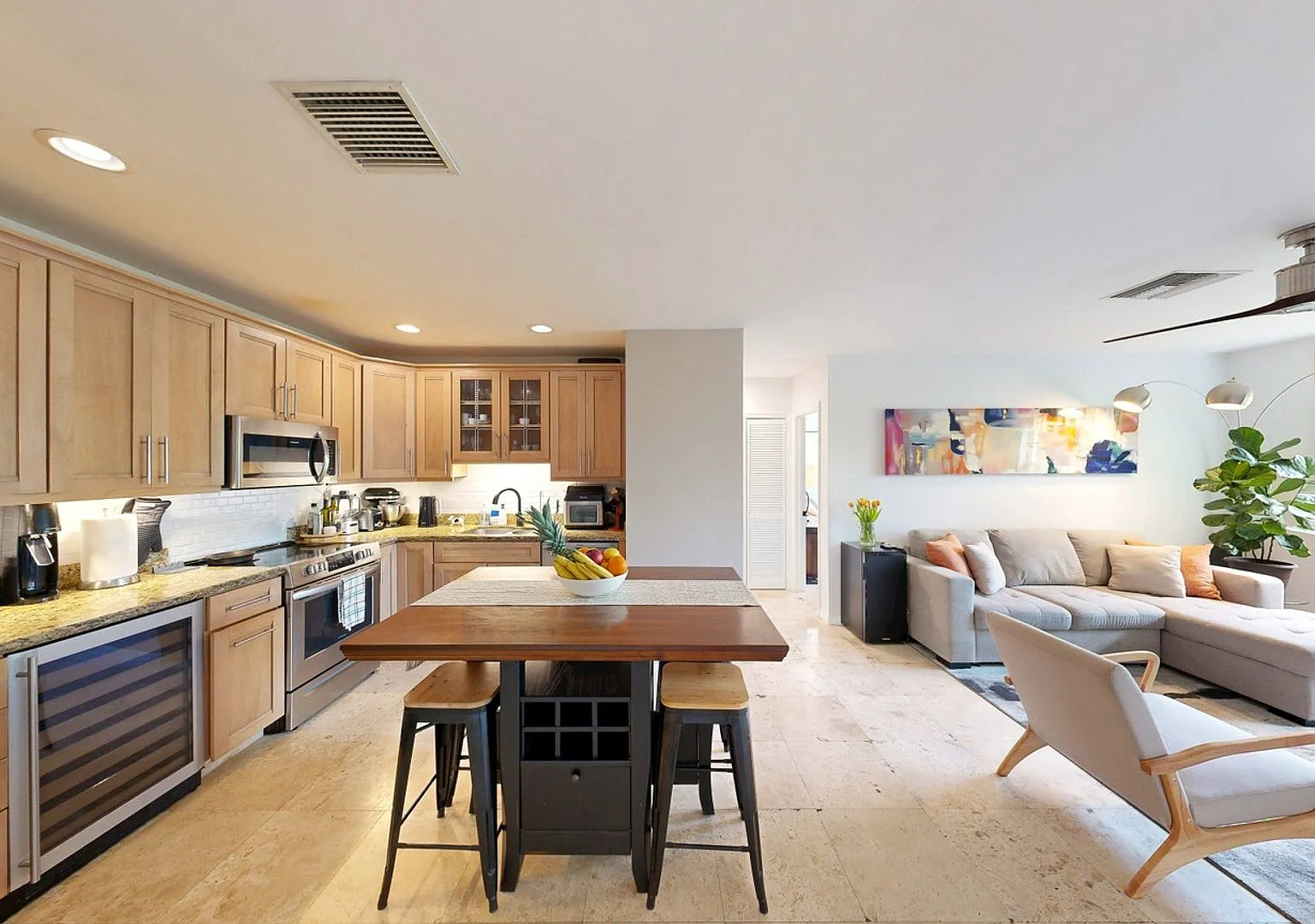 Charming 2BR Condo in Fort Lauderdale — Photo 3