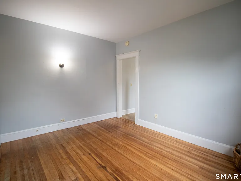 88 Riverview Ave — Photo 6