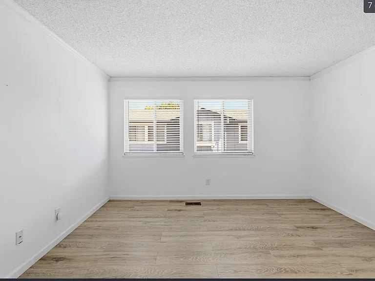 529 Sieber Pl #21 — Photo 3