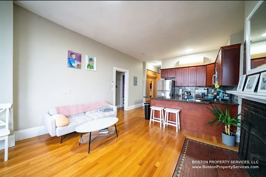 39 Bay State Rd — Photo 2