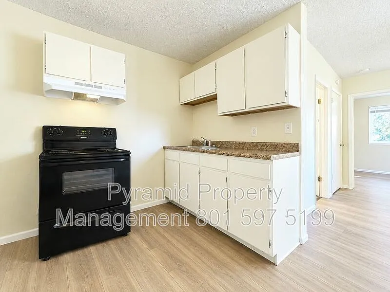 1 bed, 1.0 bath, 750 sqft, $1,075 — Photo 2