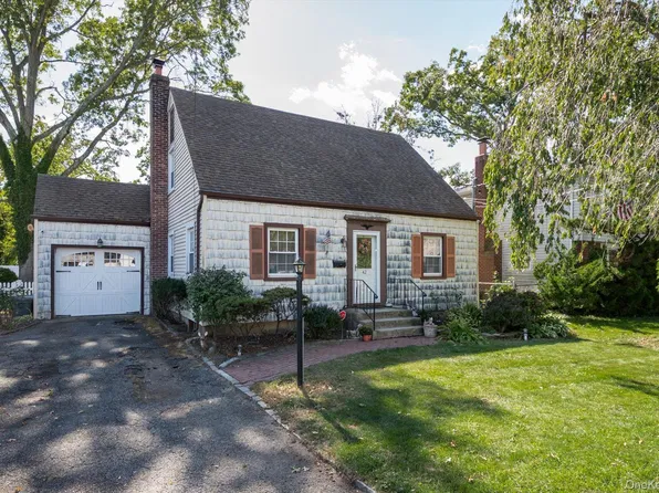 42 Sherman Avenue, Merrick, NY 11566