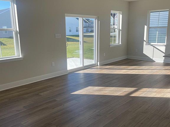 5th image of 24765 Glendale Ln