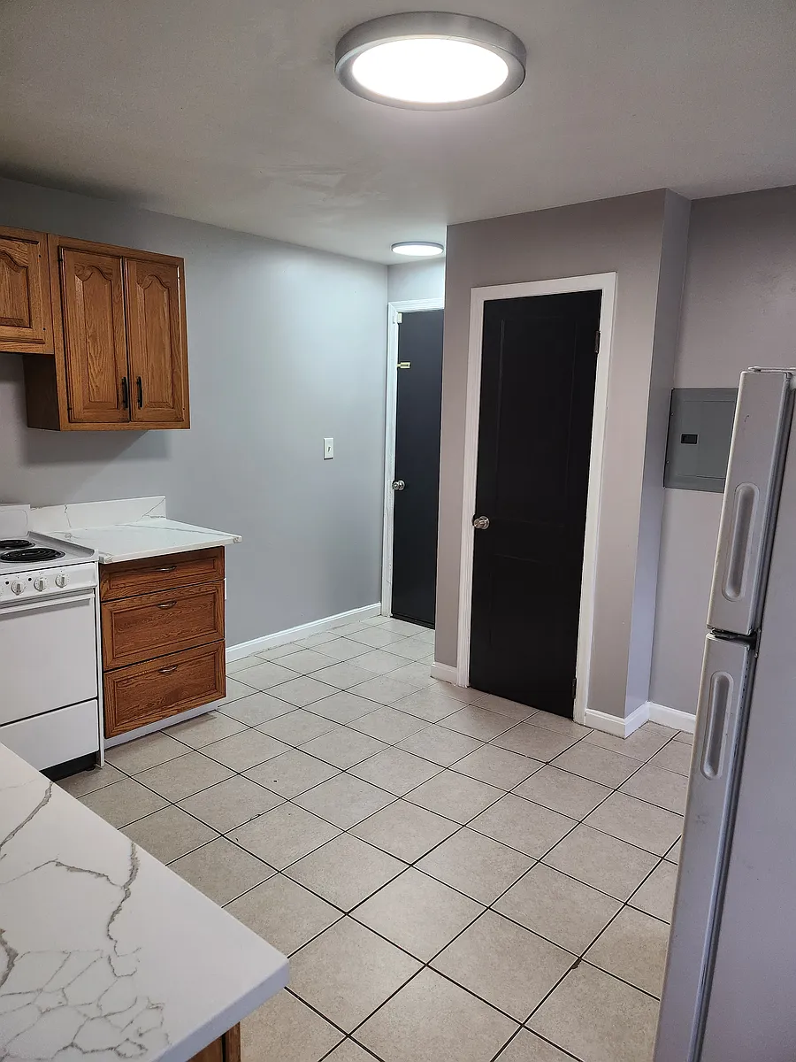 Building Photo - 2500 W Fairmount Ave #2
