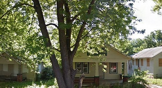 2nd image of 3021 Elmwood Ave
