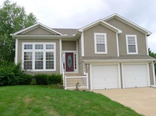 22639 Saint Francis Ct, Spring Hill, KS 66083