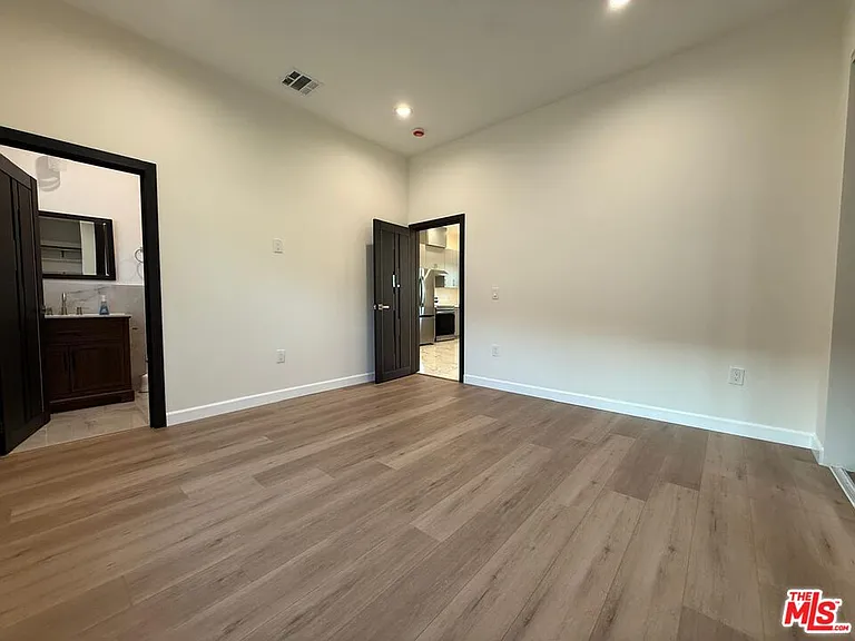 5822 Denny Ave — Photo 8