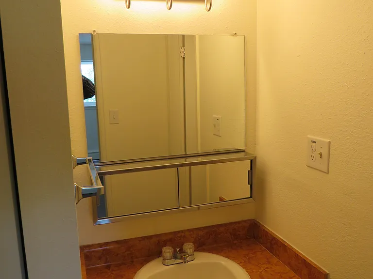 2419 Pattison Ave — Photo 9