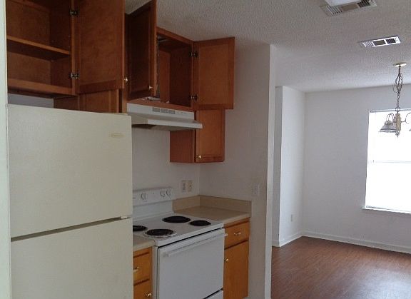 3rd image of 4717 Hibiscus Ave #0
