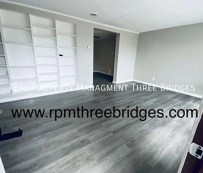 28 Redwood Dr — Photo 2