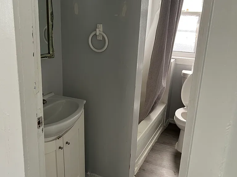 233 Hamilton St — Photo 5