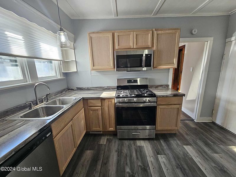 5th image of 113 S S Kingsboro Avenue