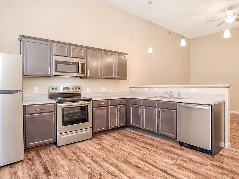 Hickory Trails Apartments — Photo 5