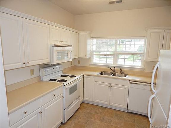 4th image of 740 Tavern Ct