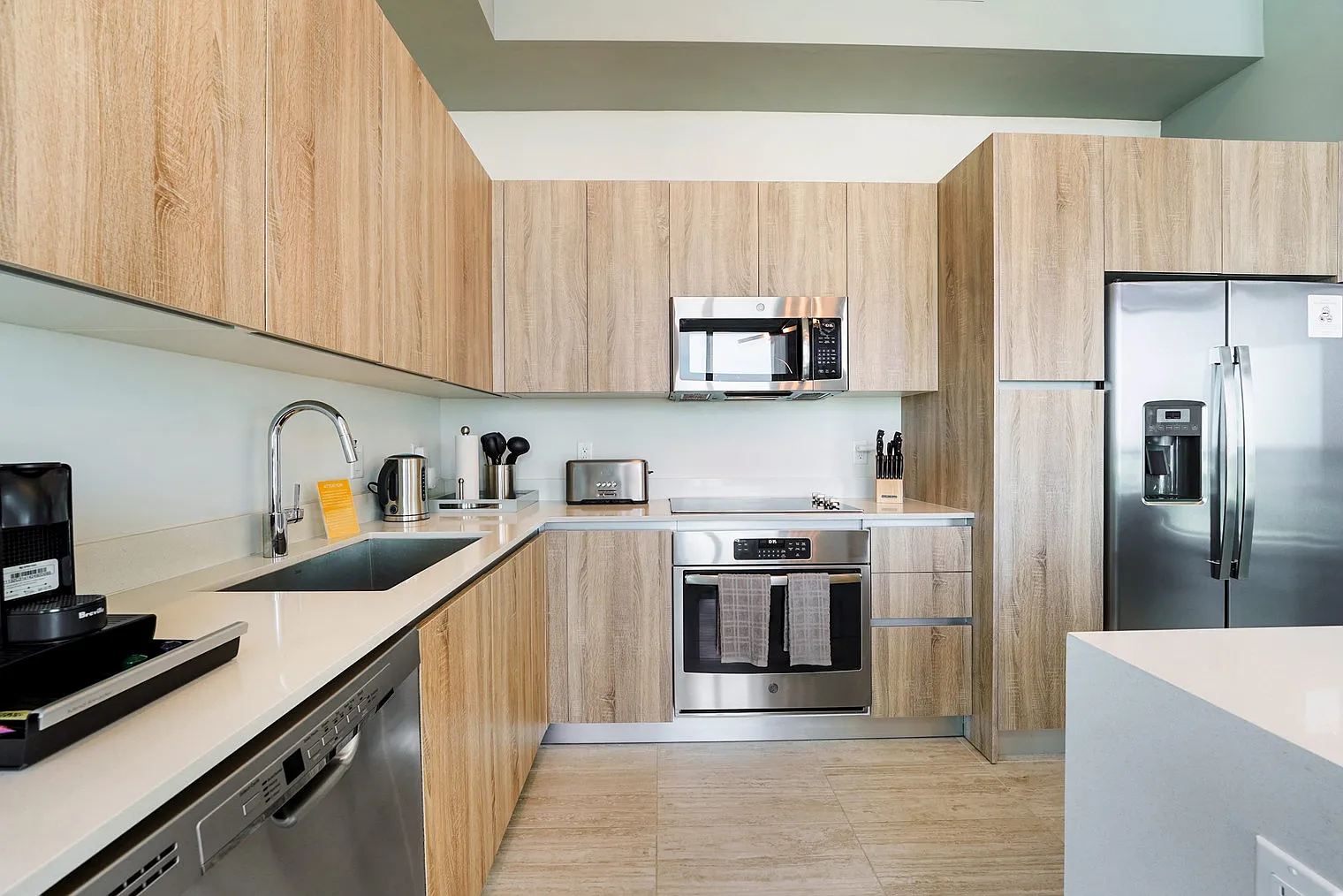 2 bed, 2.0 bath, $5,993 — Photo 3