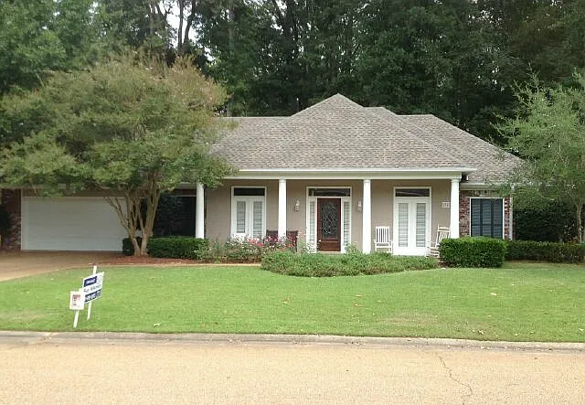 634 Cliffview Dr photo 1