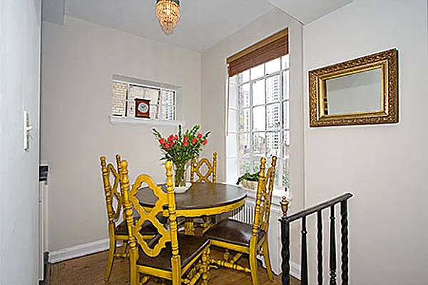 Sold by Fenwick Keats Real Estate | media 18