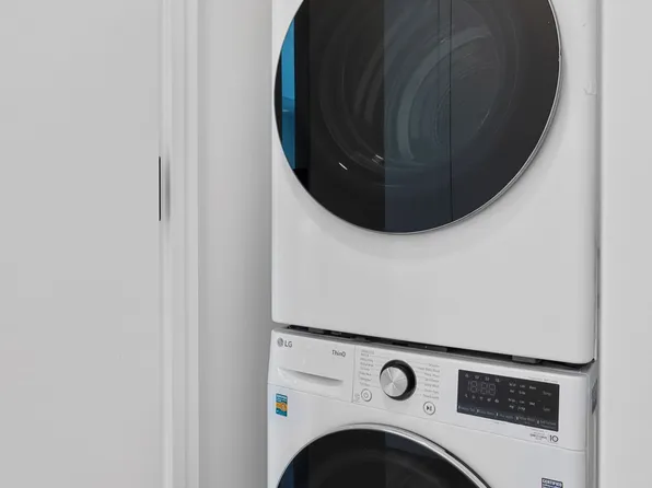 504 Sackett Street image 7 of 23