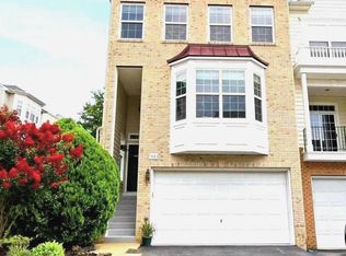 7843 Locust Leaf Ln, Alexandria, VA 22315