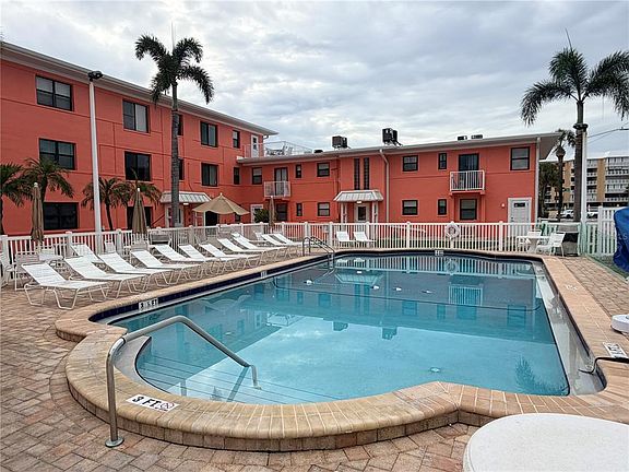 4th image of 6800 SUNSET WAY #201