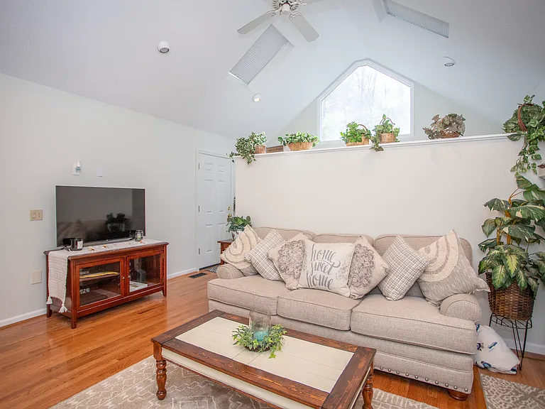 115 Ayers Point Rd — Photo 6