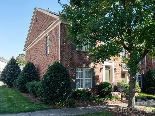 438 Magnolia St, Davidson, NC 28036